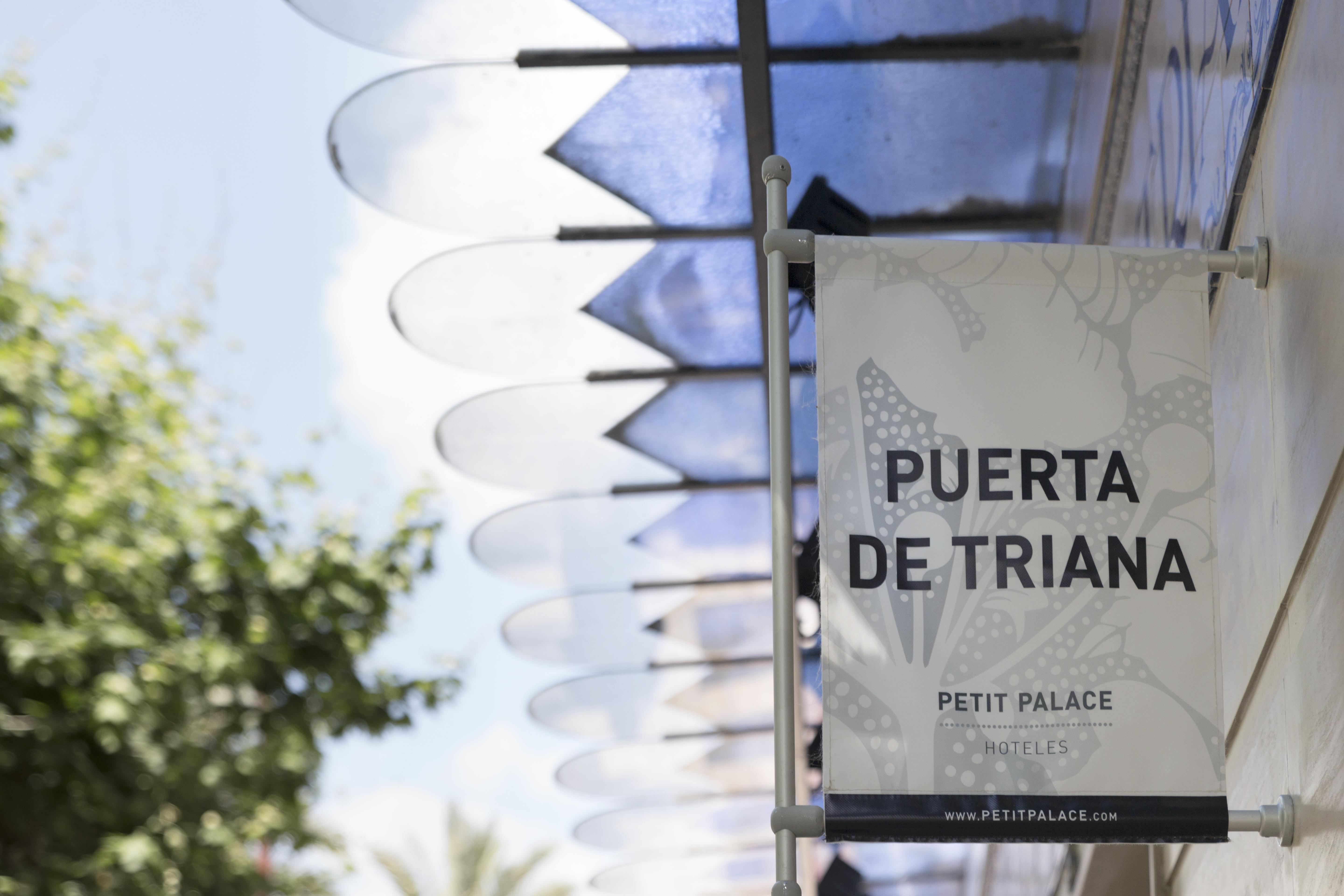 Petit Palace Puerta De Triana Севиля Екстериор снимка