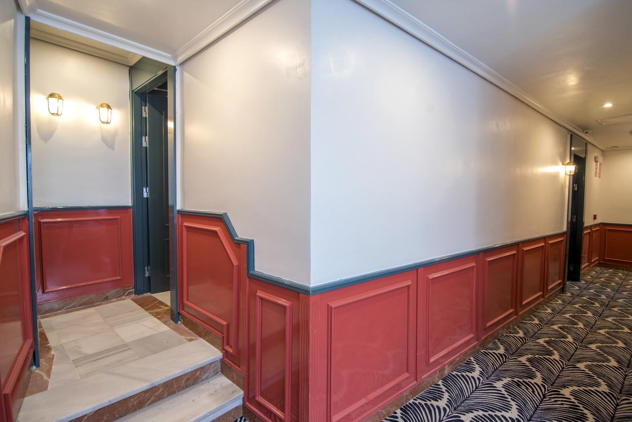 Petit Palace Puerta De Triana Севиля Екстериор снимка